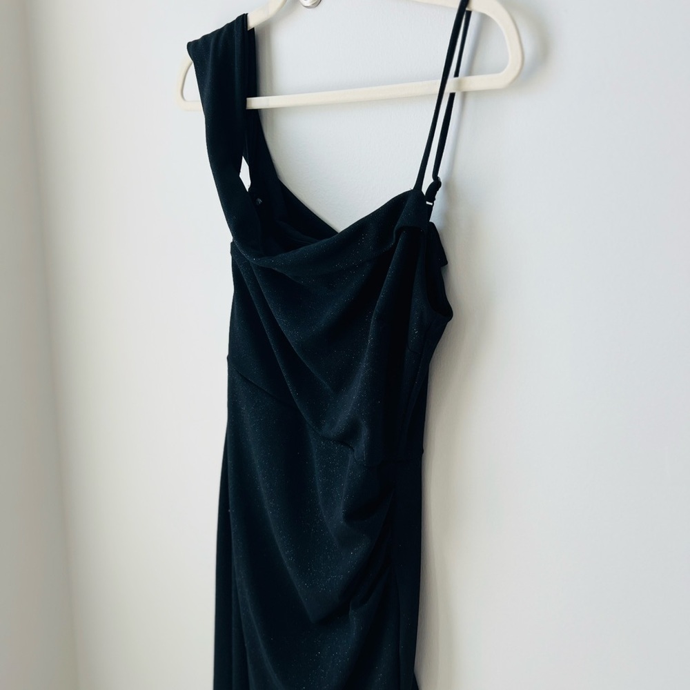 Lulu's One Shoulder Black Dress